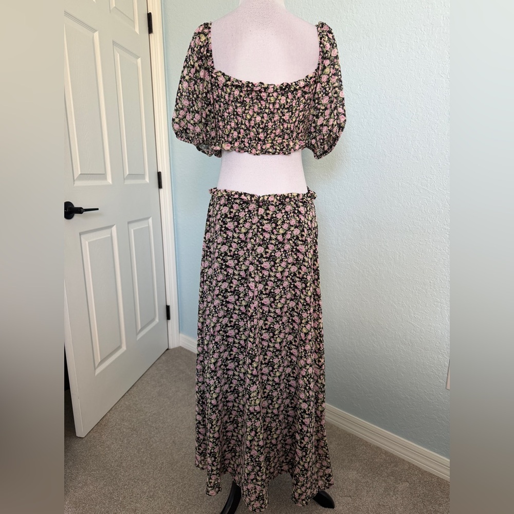 Astr Floral Black Maxi Dress with Pink Bouquet Print Puff Sleeves Cut Out M - Picture 2 of 9